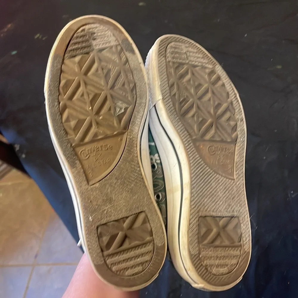 - Converse Chuck Taylor Sneakers! Size 5